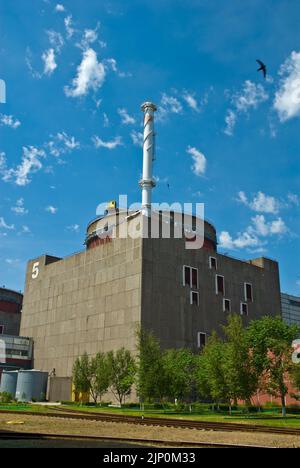 occupazione centrale nucleare di zaporozhye truppe russe, centrale nucleare di zaporozhye, centrale nucleare di zaporozhye occupazione truppe russe att Foto Stock