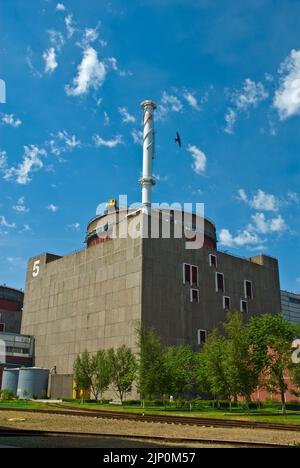 occupazione centrale nucleare di zaporozhye truppe russe, centrale nucleare di zaporozhye, centrale nucleare di zaporozhye occupazione truppe russe att Foto Stock