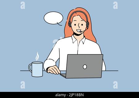 Donna sorridente in cuffia seduto ta scrivania parlare in videochiamata sul computer. Un operatore di call center felice ha una conversazione online sul laptop. Illustrazione vettoriale. Illustrazione Vettoriale