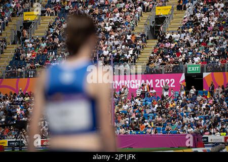 05-8-22 - Laura Muir, Scozia, nel round 1 di 1500 metri al Birmingham 2022 Commonwealth Games all'Alexander Stadium, Birmingham. Foto Stock