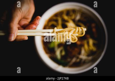 zuppa, bacchette, zuppa di noodle, zuppe, bacchette, zuppe di noodle Foto Stock