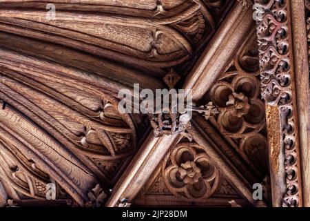 Dettaglio di Rood Screen, Chiesa di San Matteo, Coldridge, Devon, Regno Unito Foto Stock