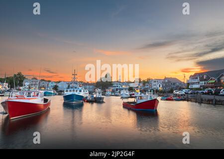 Rockport, Massachusetts, Stati Uniti e vista del centro e del porto al tramonto. Foto Stock