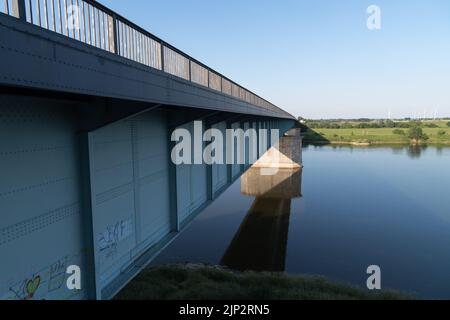 Ponte di Knybawa, sezione del Reichsautobahn Berlino-Königsberg incompiuto costruito dalla Germania nazista, a Knybawa, Polonia © Wojciech Strozyk / Alamy Stock Foto Stock