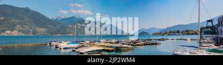 Stupendo panorama, grande formato, immagine di Bellano & Gittana, Lago di Como da Nobiallo, Lombardie, Italia Foto Stock