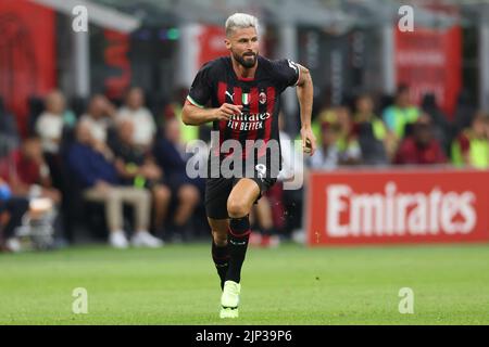 Milano, Italia, 13th agosto 2022. Olivier Giroud dell'AC Milan durante la Serie A match a Giuseppe Meazza, Milano. L'immagine di credito dovrebbe essere: Jonathan Moskrop / Sportimage Foto Stock
