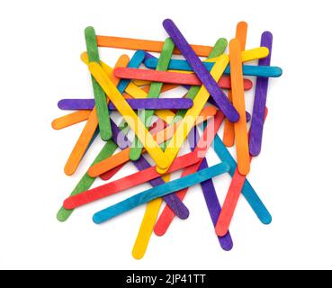 I bastoni del Possicle di vari colori sono impilati l'uno sopra l'altro Foto Stock