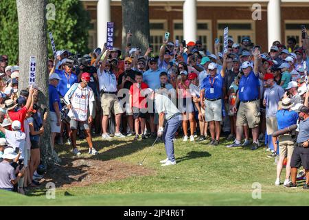 14 agosto 2022: Trey Mullinax è fuori dal green 18th durante l'ultimo round del torneo di golf FedEx St. Jude Championship al TPC Southwind di Memphis, TN. Terreno grigio Siegel/Cal Sport Foto Stock