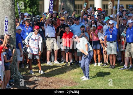 14 agosto 2022: Trey Mullinax è fuori dal green 18th durante l'ultimo round del torneo di golf FedEx St. Jude Championship al TPC Southwind di Memphis, TN. Terreno grigio Siegel/Cal Sport Foto Stock