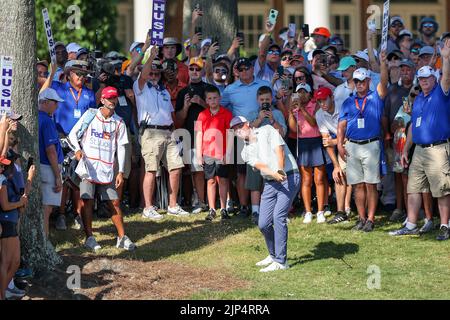 14 agosto 2022: Trey Mullinax è fuori dal green 18th durante l'ultimo round del torneo di golf FedEx St. Jude Championship al TPC Southwind di Memphis, TN. Terreno grigio Siegel/Cal Sport Foto Stock