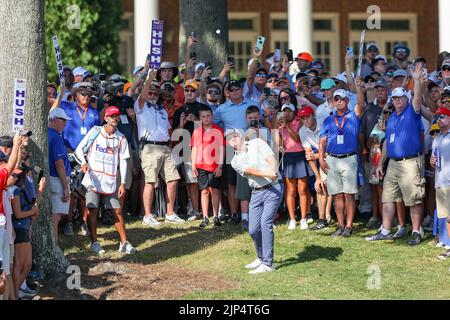 14 agosto 2022: Trey Mullinax è fuori dal green 18th durante l'ultimo round del torneo di golf FedEx St. Jude Championship al TPC Southwind di Memphis, TN. Terreno grigio Siegel/Cal Sport Foto Stock