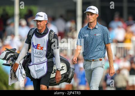 14 agosto 2022: Will Zalatoris sulla terza buca di playoff durante l'ultimo round del torneo di golf FedEx St. Jude Championship al TPC Southwind di Memphis, Tennessee. Terreno grigio Siegel/Cal Sport Foto Stock