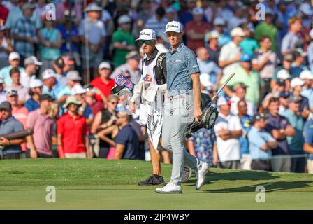 14 agosto 2022: Will Zalatoris sulla prima buca di playoff durante l'ultimo round del torneo di golf FedEx St. Jude Championship al TPC Southwind di Memphis, Tennessee. Terreno grigio Siegel/Cal Sport Foto Stock