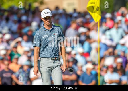 14 agosto 2022: Will Zalatoris sulla prima buca di playoff durante l'ultimo round del torneo di golf FedEx St. Jude Championship al TPC Southwind di Memphis, Tennessee. Terreno grigio Siegel/Cal Sport Foto Stock