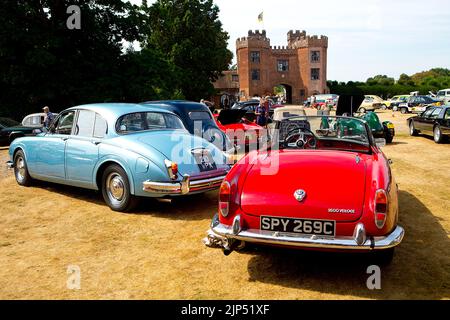 1964/5 Alfa Romeo Veloce & Jaguar Mark 2 al 'Pata'car show, (un Festival dell'inpresentabile & una Celebrazione dell'inrestaurata), a Lullingstone Foto Stock