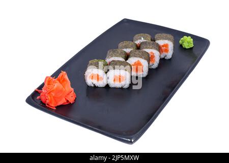 Sushi roll giapponese di pesce isolato su bianco primo piano. Ristorante di cucina Giapponese, piatto di roll o piatto di sushi maki gunkan. Rotoli di sushi Maki con Foto Stock