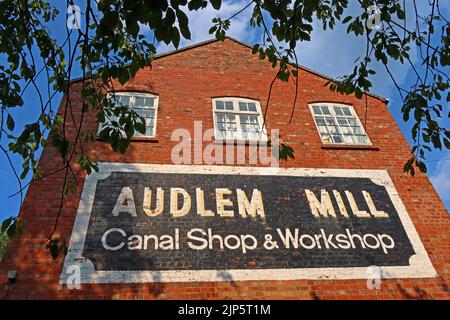 Audlem Mill , negozio di canali e di aghi, Audlem, Cheshire, Inghilterra, Regno Unito, CW3 0AB Foto Stock