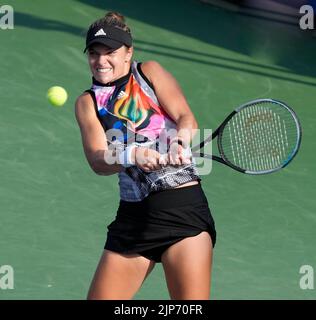 15 agosto 2022: Catherine McNally (USA) ha sconfitto Aliaksandra Sasnovich (RUS) 6-3, 3-6, 7-6, al Western & Southern Open suonando al Lindner Family Tennis Center di Cincinnati, Ohio. © Leslie Billman/Tennisclix/CSM Foto Stock