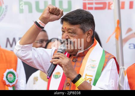 New York, Stati Uniti. 15th ago, 2022. Kailash Vijayvargiya, Segretario Generale Nazionale del Bharatiya Janata Party parla durante il 75th° anniversario dell'Indipendenza Independence Flag Raising a Times Square (Foto di Lev Radin/Pacific Press) Credit: Pacific Press Media Production Corp./Alamy Live News Foto Stock