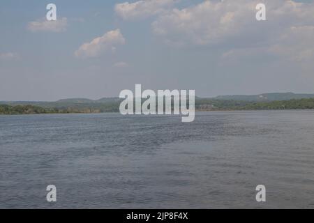 Il Murchison Falls National Park si trova sulle rive del lago Albert, nel nord-ovest dell'Uganda. E' conosciuta per le Cascate Murchison, dove il fiume Nilo Victoria sur Foto Stock