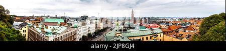 Helsingborg vista panoramica sulla città. Il quartiere svedese del centro città è visibile dall'alto con il municipio che si erge fuori dallo skyline Foto Stock