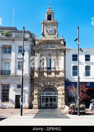 Entrata dalla Gatehouse al Market Hall nella High Town di Hereford Herefordshire Inghilterra Foto Stock