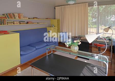 Rotterdam, Paesi Bassi. Vista interna di Huis Sonneveld, la casa modernista del 1930s ora ristrutturata e mantenuta come museo. Studio al piano terra. Foto Stock