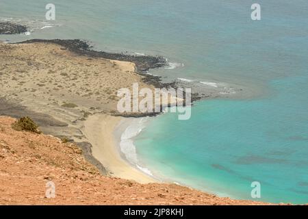 Vista sulla spiaggia di Risco a Lanzarote Foto Stock