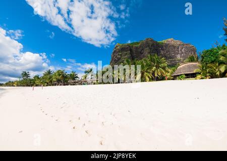 Splendida vista della spiaggia tropicale sull'isola di Mauritius Foto Stock