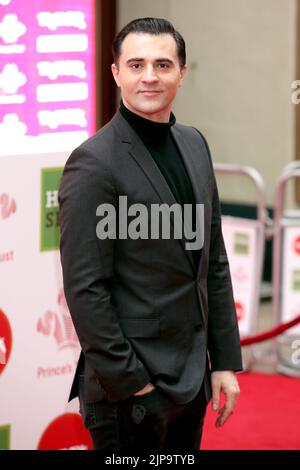 Foto del file datata 6/3/2018 di Darius Campbell arriva al Prince's Trust Awards al London Palladium. L'ex concorrente Pop Idol e star del teatro Darius Campbell Danesh è stato trovato morto nella sua stanza degli appartamenti negli Stati Uniti all'età di 41 anni, ha annunciato la sua famiglia. Data di emissione: Martedì 16 agosto 2022. Foto Stock