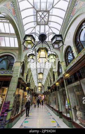 The Royal Arcade a Norwich, Norfolk, Inghilterra Foto Stock