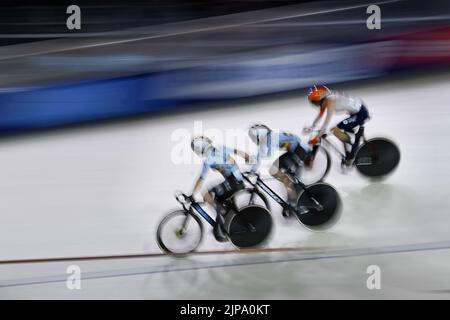 L'immagine mostra la finale femminile di Madison (team), al Track Cycling European Championships di Monaco 2022, a Monaco, in Germania, martedì 16 agosto 2022. La seconda edizione del Campionato europeo di sport si svolge dal 11 al 22 agosto e prevede nove sport. FOTO DI BELGA ERIC LALMAND Foto Stock