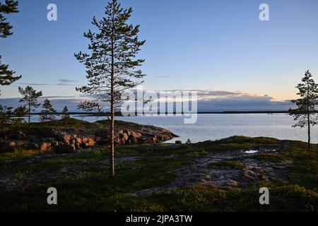 La costa del Mar Bianco. Mare della regione Karelian in Russia. Foto Stock