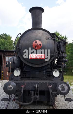 Luzna, Repubblica Ceca - 2 luglio 2022 - il Museo ferroviario Ferrovie ceche a Luzna - locomotiva 434,2186 - la locomotiva ceca più filmata Foto Stock