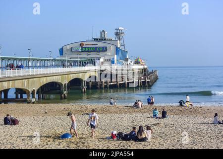 Bournmouth, Dorset, Inghilterra, Regno Unito, spiagge e Pier e zip Wire. Foto Stock