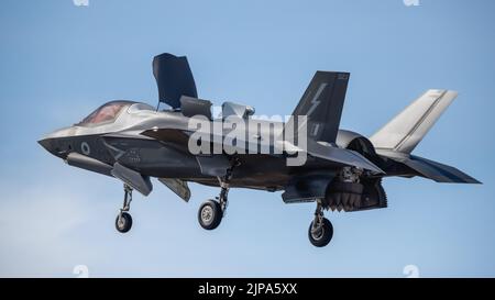 RAF 617 Squadron, Lockheed Martin F-35 Lightning II che ha eseguito un flypast al Royal International Air Tattoo 2022 Foto Stock