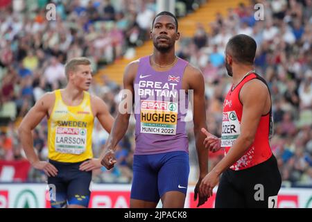 Monaco, Germania. 16th ago, 2022. Campionati europei, Atletica, uomini, 100m, Semifinali allo Stadio Olimpico, Zharnel Hughes (M, Gran Bretagna) dopo la gara. Credit: Sören Stache/dpa/Alamy Live News Foto Stock