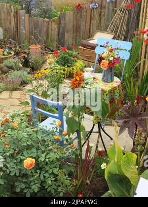 Uno dei piccoli giardini dello spettacolo in mostra all'annuale Flower Show, il 2022 luglio, nei terreni della tenuta della Regina Sandringham. Foto Stock