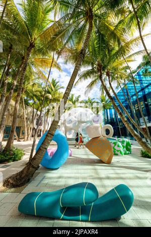 Shopping godendo del Design District, Miami Sud, Miami Dade, Florida, Stati Uniti Foto Stock
