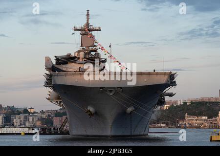 USS Kearsarge nel porto di Stoccolma nel 2022 durante l'esercizio NATO dei Balts Foto Stock