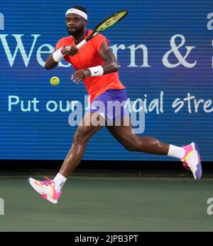 15 agosto 2022: Frances Tiafoe (USA) ha sconfitto Matteo Berrettini (ITA) 7-6, 6-4, 7-6 al Western & Southern Open in corso al Lindner Family Tennis Center di Cincinnati, Ohio/USA © Leslie Billman/Tennisclix/Cal Sport Media Foto Stock