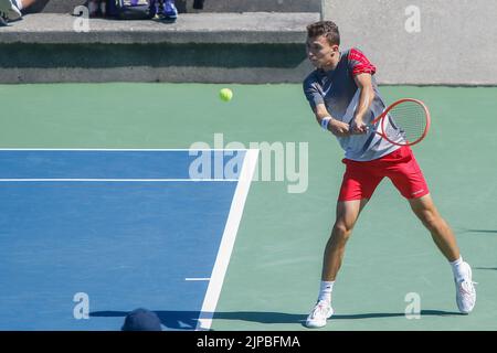 15 agosto 2022, West Vancouver, British Columbia, Vancouver, BC, Canada: VANCOUVER, BC - 15 AGOSTO: Serve nella sua partita contro durante il giorno due del 2022 Odlum Brown VanOpen all'Hollyburn Country Club il 15 agosto 2022 a West Vancouver, British Columbia, Canada. (Credit Image: © Clelio Tomaz/PX Imagens via ZUMA Press Wire) Foto Stock