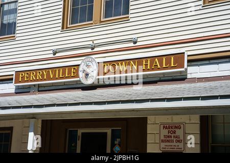 Perryville, MD, USA – 13 agosto 2022: Il municipio di Perryville si trova su Broad Street. Foto Stock