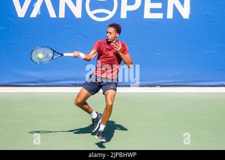 15 agosto 2022, West Vancouver, British Columbia, Vancouver, BC, Canada: VANCOUVER, BC - 15 AGOSTO: Ulises Blanch degli Stati Uniti ritorna nella sua partita contro Omni Kumar degli Stati Uniti durante il secondo giorno del 2022° Odlum Brown VanOpen all'Hollyburn Country Club il 15 agosto 2022, a West Vancouver, British Columbia, Canada. (Credit Image: © Clelio Tomaz/PX Imagens via ZUMA Press Wire) Foto Stock