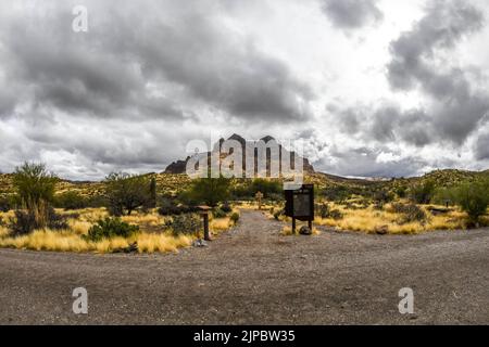 Tonto NF, AZ, USA - 25 dicembre 2021: L'Arizona Mountain Trail Foto Stock