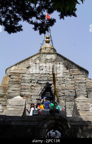 Il Tempio di Shankaracharya o Tempio di Jyeshteshwara è un tempio indù situato sulla cima della collina di Shankaracharya sulla catena montuosa di Srinag Foto Stock