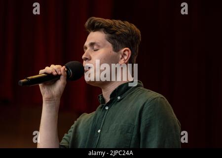 15 agosto 2022, Chicago, Illinois, USA: Dopo due anni di pausa, l'evento gratuito di Broadway a Chicago è tornato al Pritzker Pavillion nel Millennium Park, Chicago. L'evento ospitato dalla ABC-TV personalità Val Warner e Jose Saunders ha dato gli estratti del pubblico di dieci spettacoli di Broadway in arrivo a Chicago tra cui il Re Leone, Caro Evan Hansen, Chicago, 1776, Wicked, jagged pill poco, Tina, Les Miserables, Aladdin e MJ. FOTO: SAM PRIMACK del CARO EVAN HANSEN (Credit Image: © Karen I. Hirsch/ZUMA Press Wire) Foto Stock