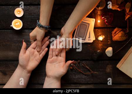 tarocchi, magia e occulto, scienze occulte, divinazione e predizioni, strega Foto Stock