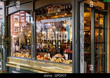 Esterno del ristorante San Carlo Cicchetti, Covent Garden, Londra, Regno Unito. Foto Stock