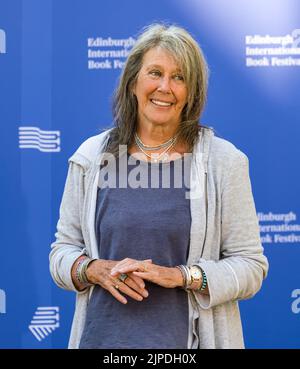 Edimburgo, Scozia, Regno Unito, 17th agosto 2022. Edinburgh International Book Festival: Vashti Bunyan parla del suo libro Wayward, raccontando la storia del suo album Just Another Diamond Day. Credit: Sally Anderson/Alamy Live News Foto Stock